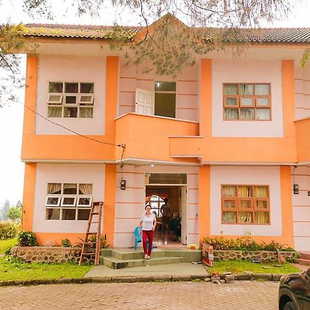 Villa Bukit Indah Brastagi / Berastagi Dış mekan fotoğraf
