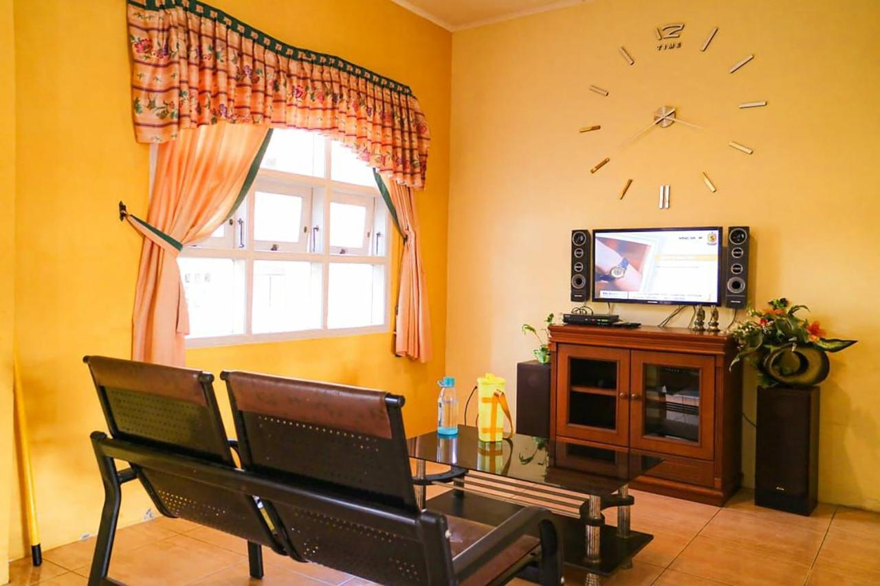 Villa Bukit Indah Brastagi / Berastagi Dış mekan fotoğraf